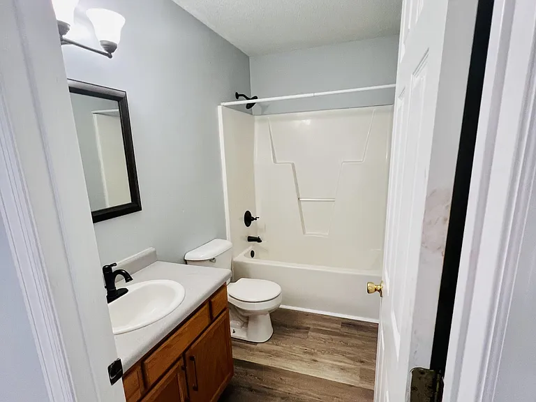 105 Foxtrail Dr — Photo 11