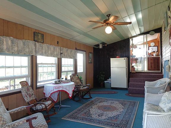 3rd image of 4154 Evergreen Rd