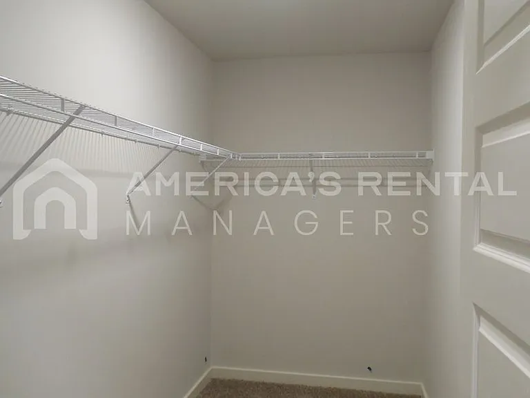 152 The Heights Dr — Photo 5