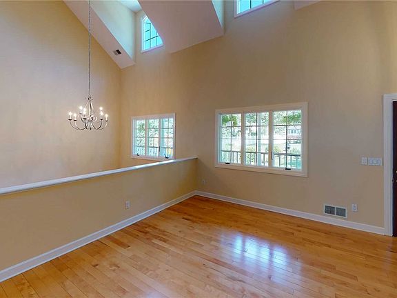 3rd image of 2292 Feuereisen Ave