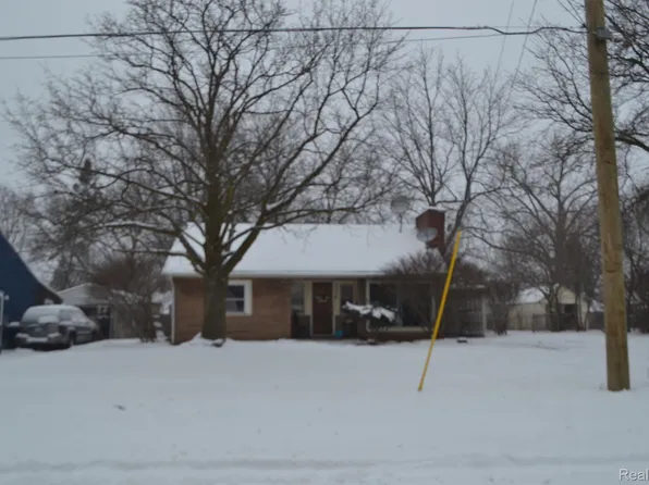 3708 Brown St, Flint, MI 48532