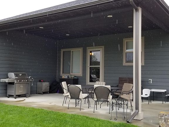 3rd image of 303 Summer Sky Cir