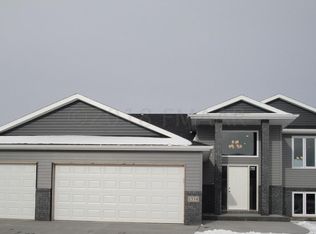 1334 Legion Ln W, West Fargo, ND 58078