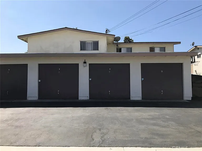 2964 Peppertree Ln #A — Photo 6