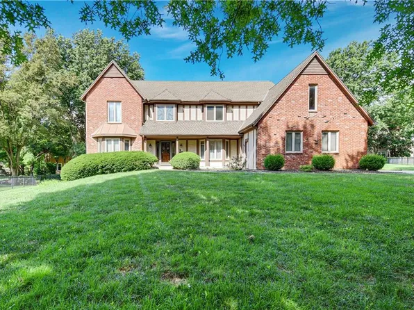 4912 W 114th St, Leawood, KS 66211