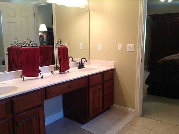 2nd image of 2811 Oak Trail Dr
