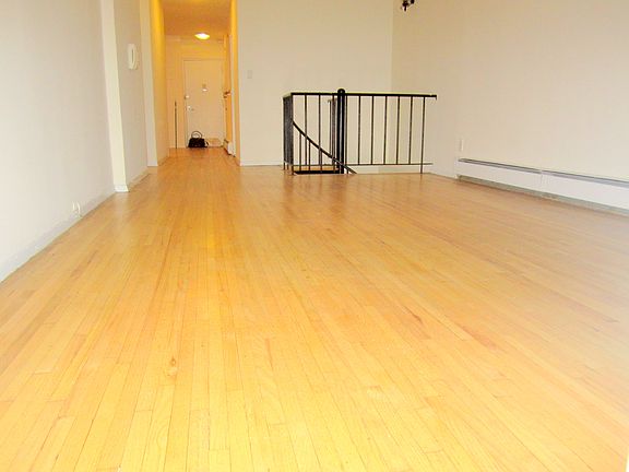 3rd image of 365 W 52nd St APT 1g