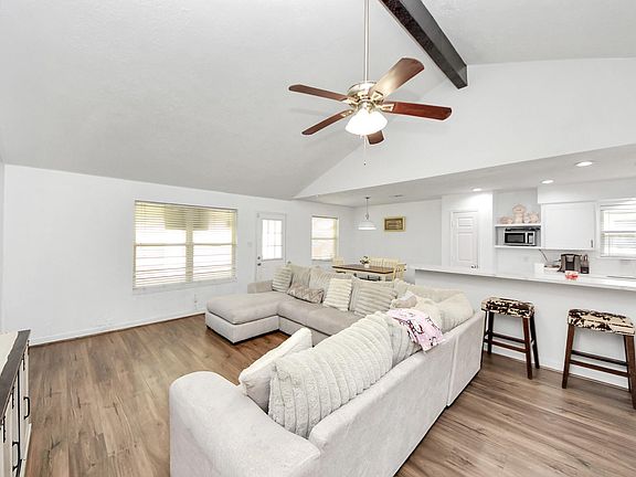 5th image of 11019 Sageberry Dr