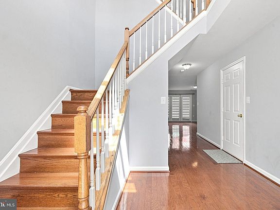 3rd image of 6336 Dakine Cir
