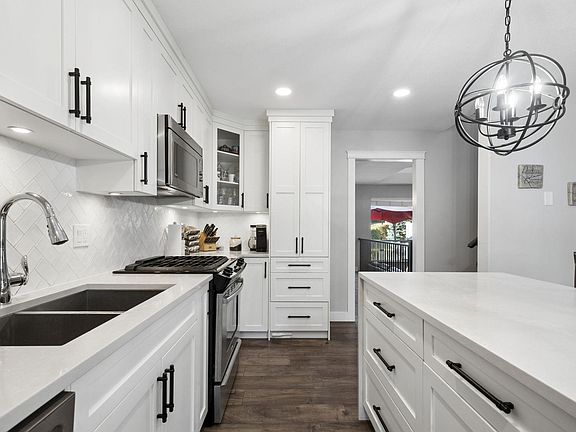 4th image of 22488 116th Ave #33