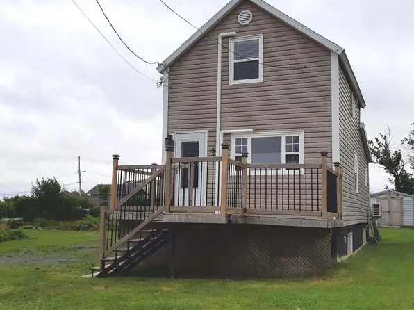 57 Holland St, Cape Breton, NS B1E 1C4