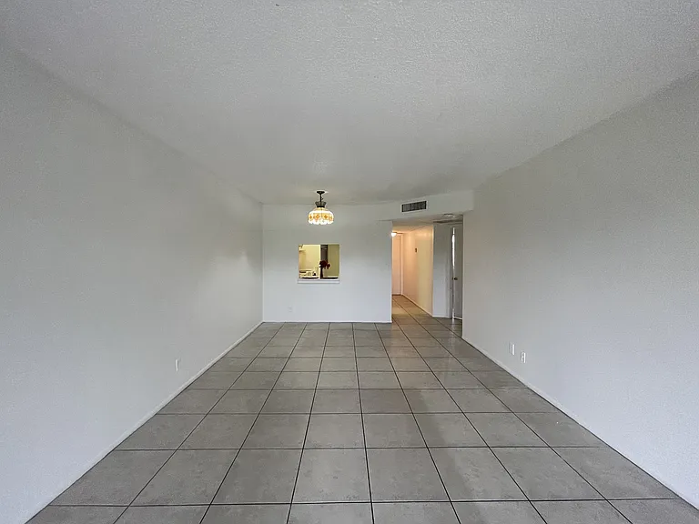 8000 Colony Cir S #30516 — Photo 5