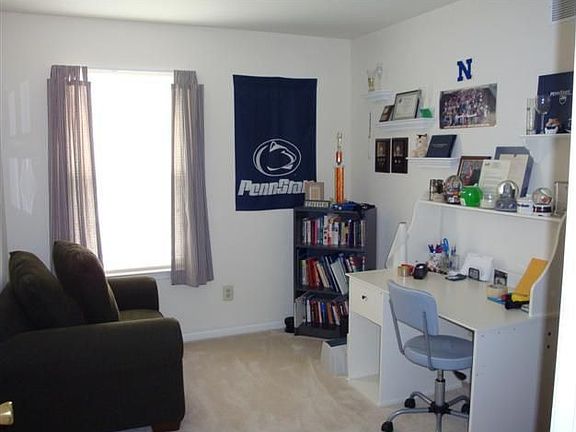 4th bedroom / in-home office space