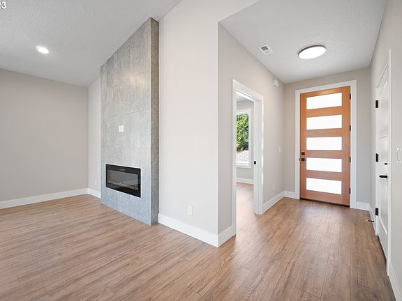 5th image of 6108 NE 45th Ct