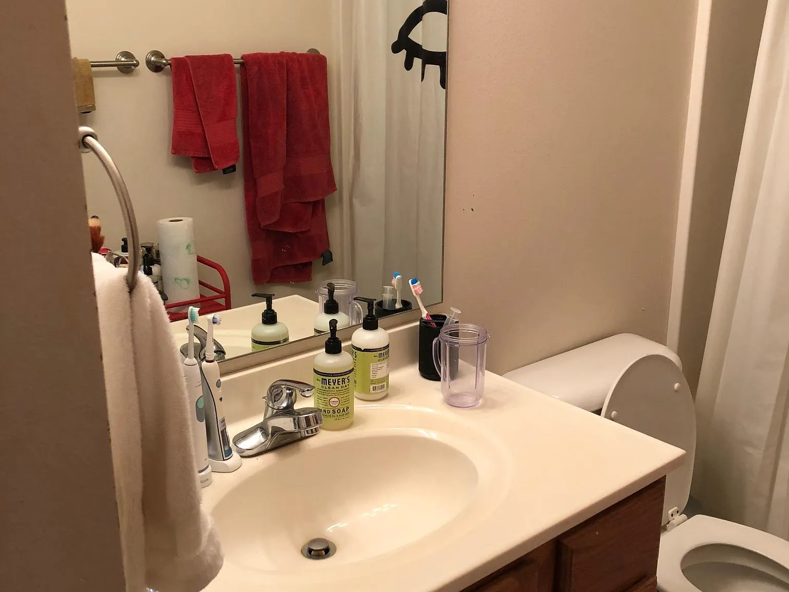 4 bed, 1171 sqft, $2,100 — Photo 2