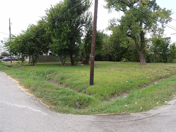 3rd image of 3734 Noah St