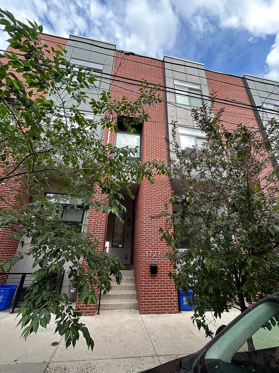 Building Photo - 1727 N Howard St