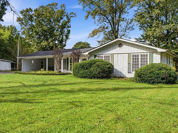 3rd image of 2900 Rebecca Cir