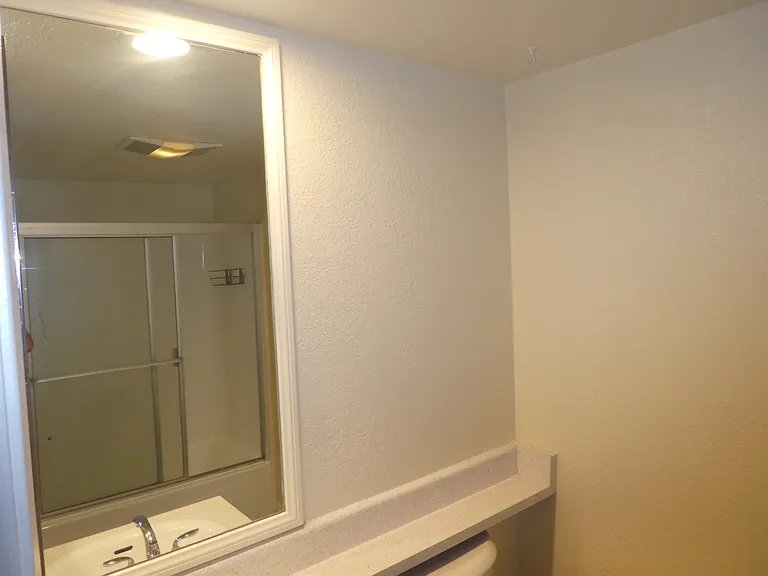 4453 Woodman Ave #9 — Photo 14