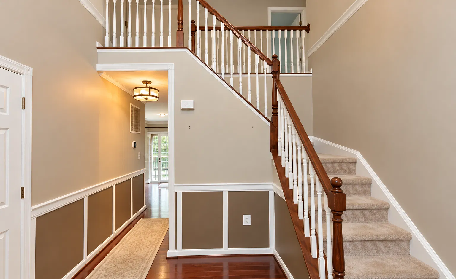 5 bed, 3.5 bath, 3445 sqft, $3,550 — Photo 2