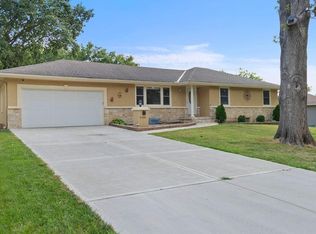 9705 E 82nd St, Raytown, MO 64138