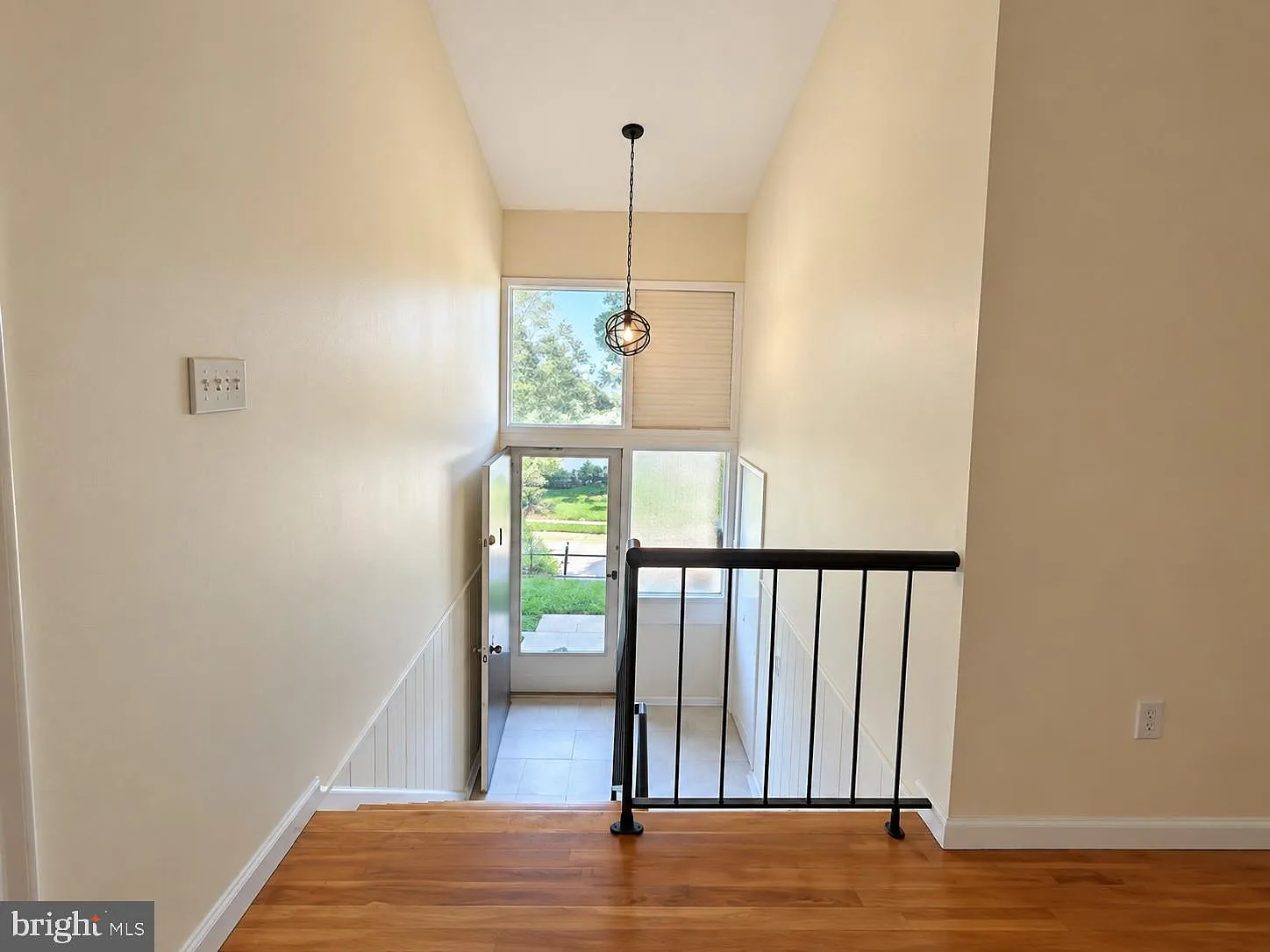 4 bed, 3.0 bath, 1959 sqft, $4,000 — Photo 3