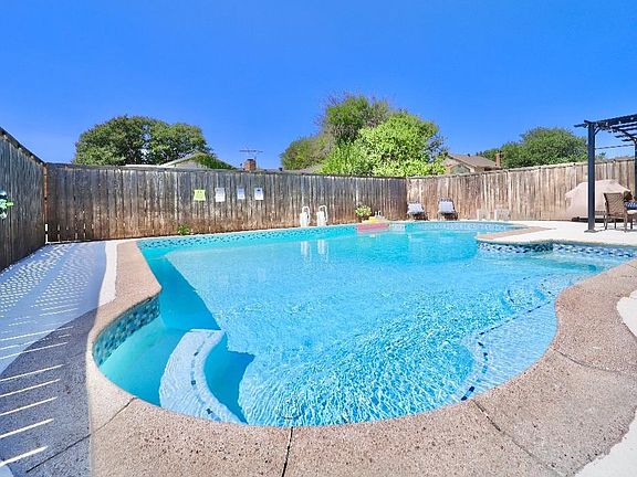 2nd image of 606 Caravaca Dr