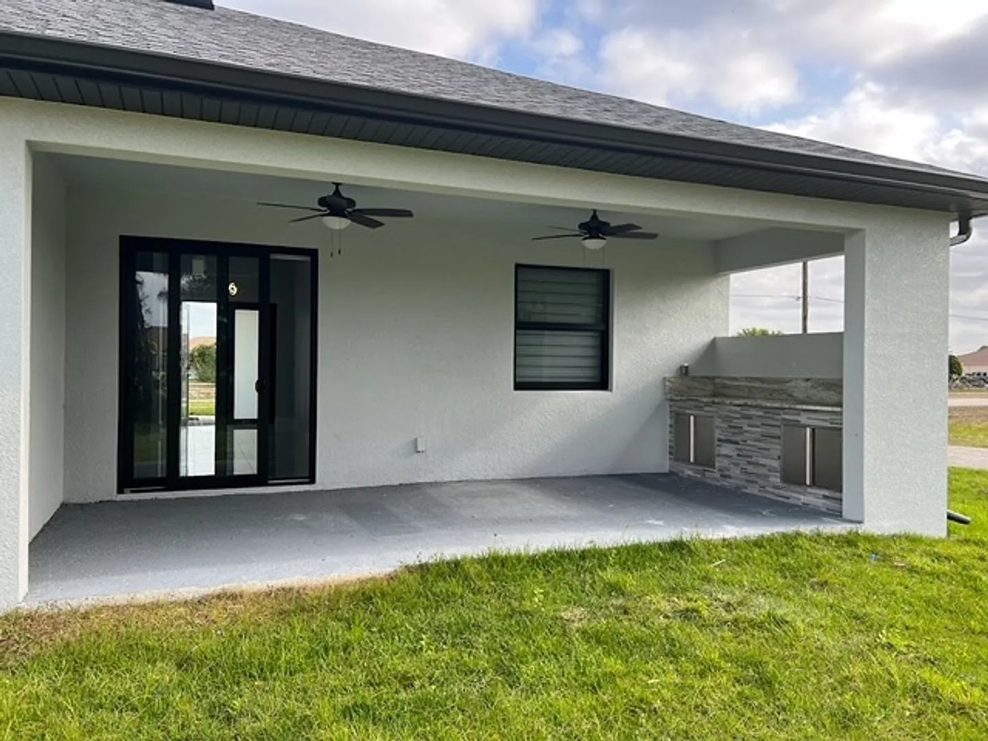 2218 Embers Pkwy W — Photo 2