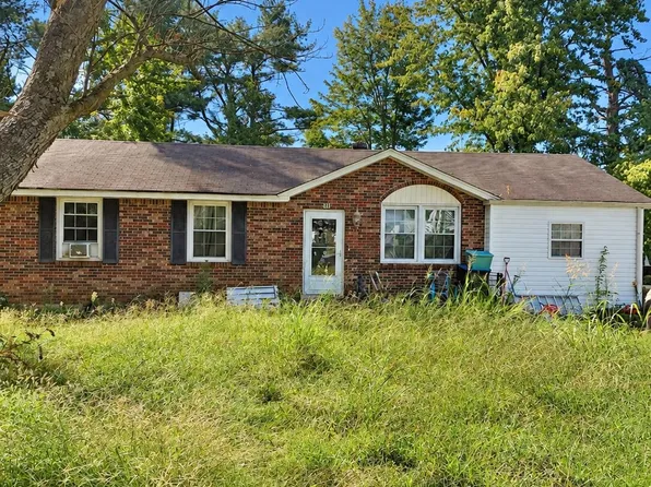311 Meadow Ln, Portland, TN 37148