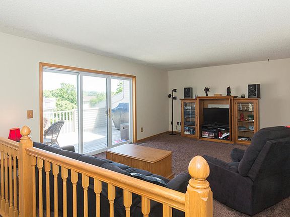 3rd image of 18384 English Ave