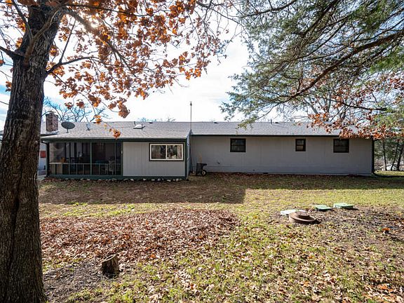 2nd image of 29 Redbud Ln