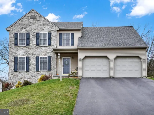 690 Apple Tree Ln, Mount Wolf, PA 17347