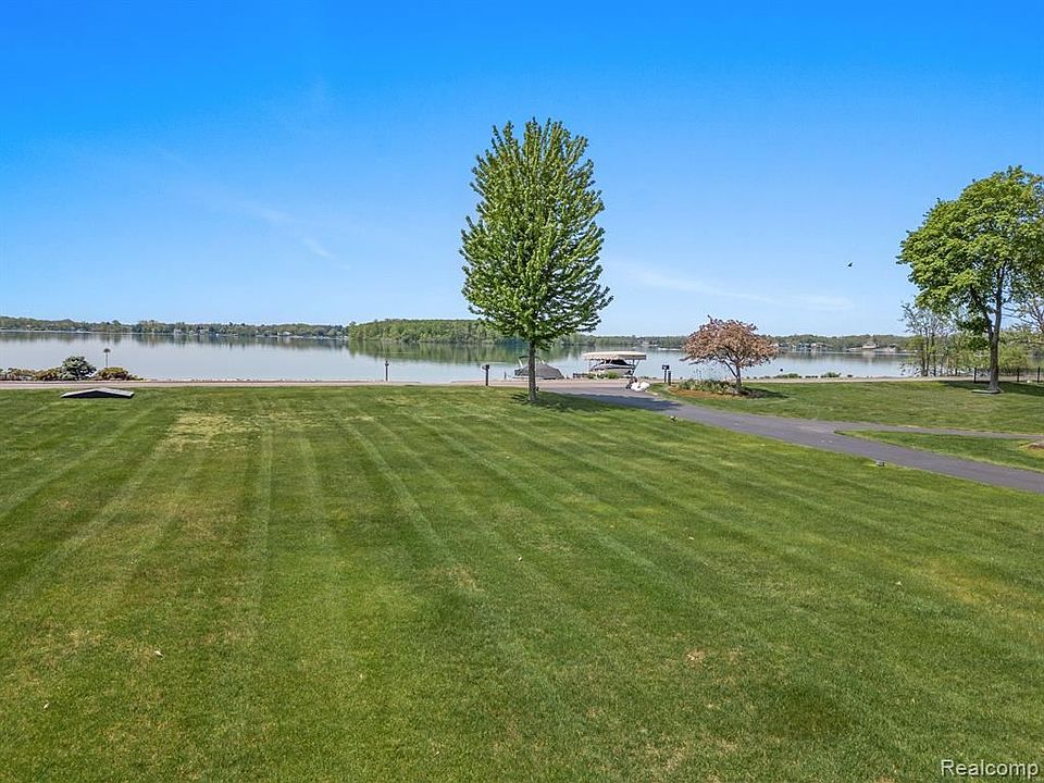 3751 Indian Trl, Orchard Lake, MI 48324 Zillow