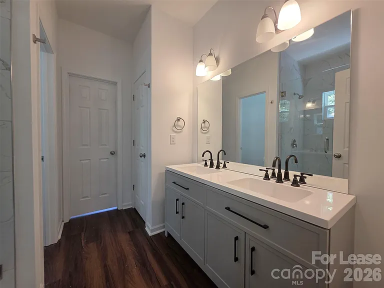 595 Foxwood Dr SE — Photo 11