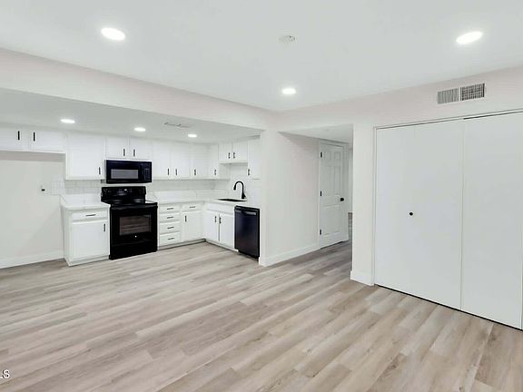 4th image of 4818 W ROSE Lane