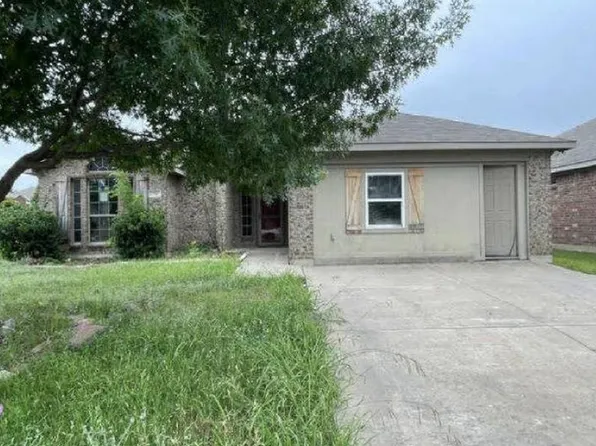 720 Lakeview Dr, Alvarado, TX 76009