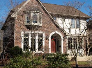 661 Abbey Rd, Birmingham, MI 48009