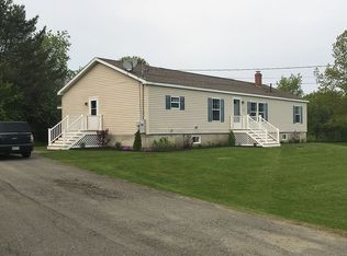 27 Pleasant Hill Dr, Waterville, ME 04901