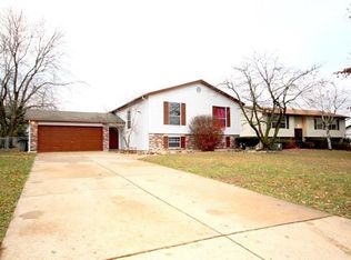 1109 Nina Dr, Warrenton, MO 63383