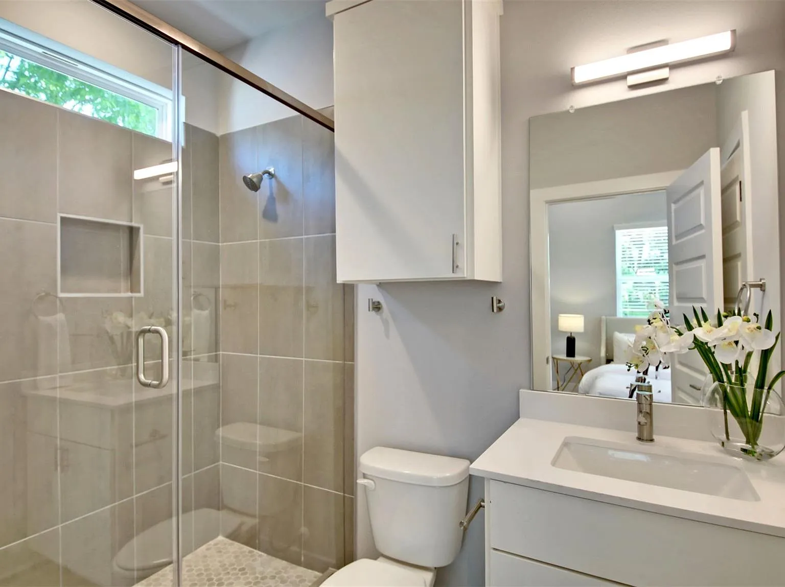 1 bed, 1.5 bath, 1176 sqft, $1,575 — Photo 3