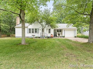 5532 Airline Rd, Fruitport, MI 49415