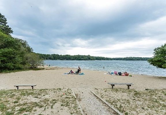 2nd image of 277 Pinecrest Beach Dr