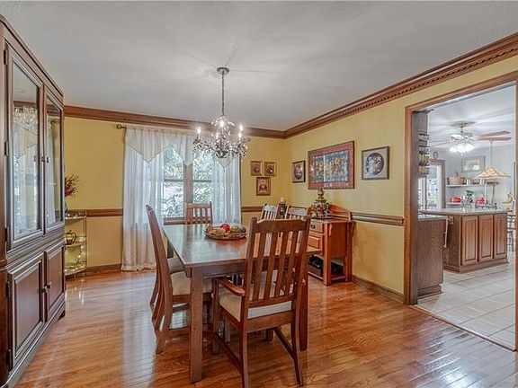 5th image of 2496 Shadowbrook Dr