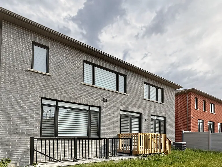 105 Halldorson Ave — Photo 45