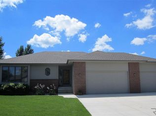 807 E Justin Dr, Sioux Falls, SD 57108