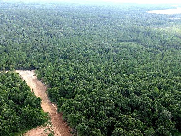 3rd image of 1 Mineral Springs Rd