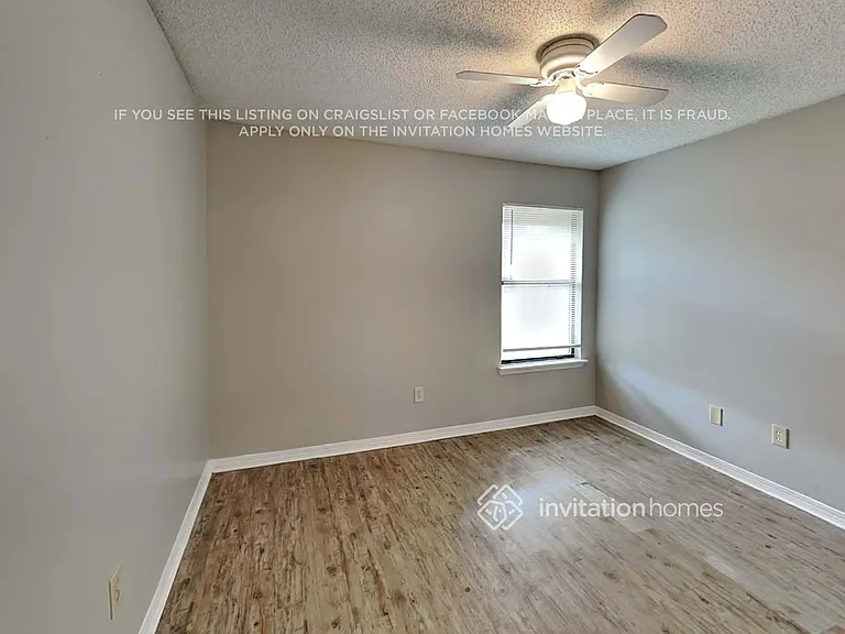 8096 Kilwinning Ln — Photo 13