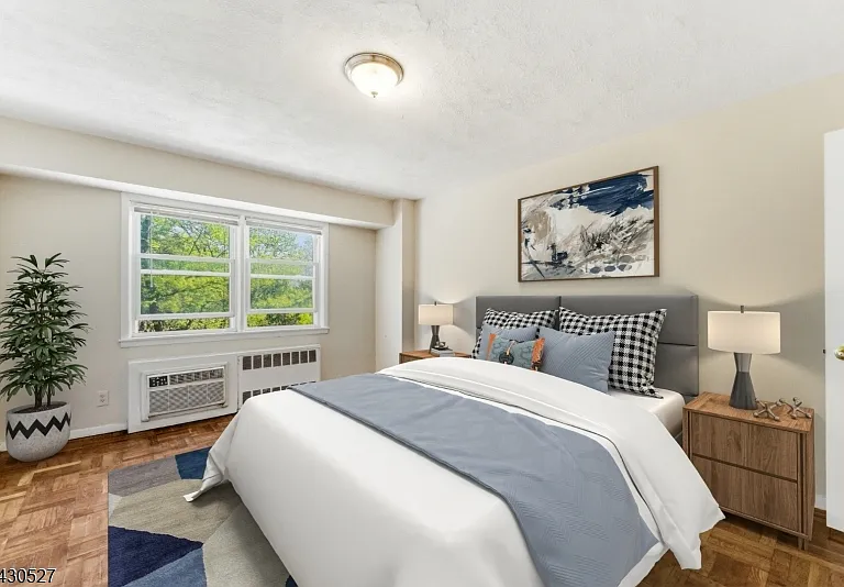 415 Claremont Ave — Photo 19