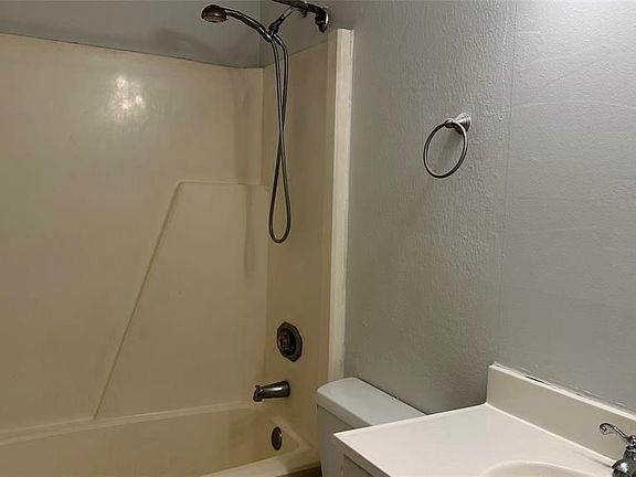 5th image of 3718 Woodchase Dr #61D