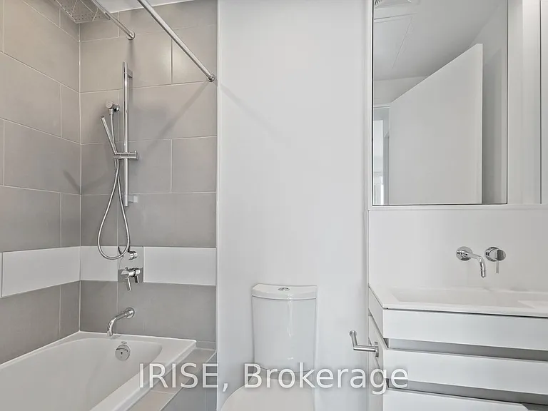 197 Yonge St #3405 — Photo 19